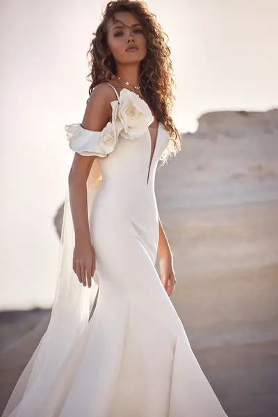 Ruslana, suknia ślubna — zdjęcie 3